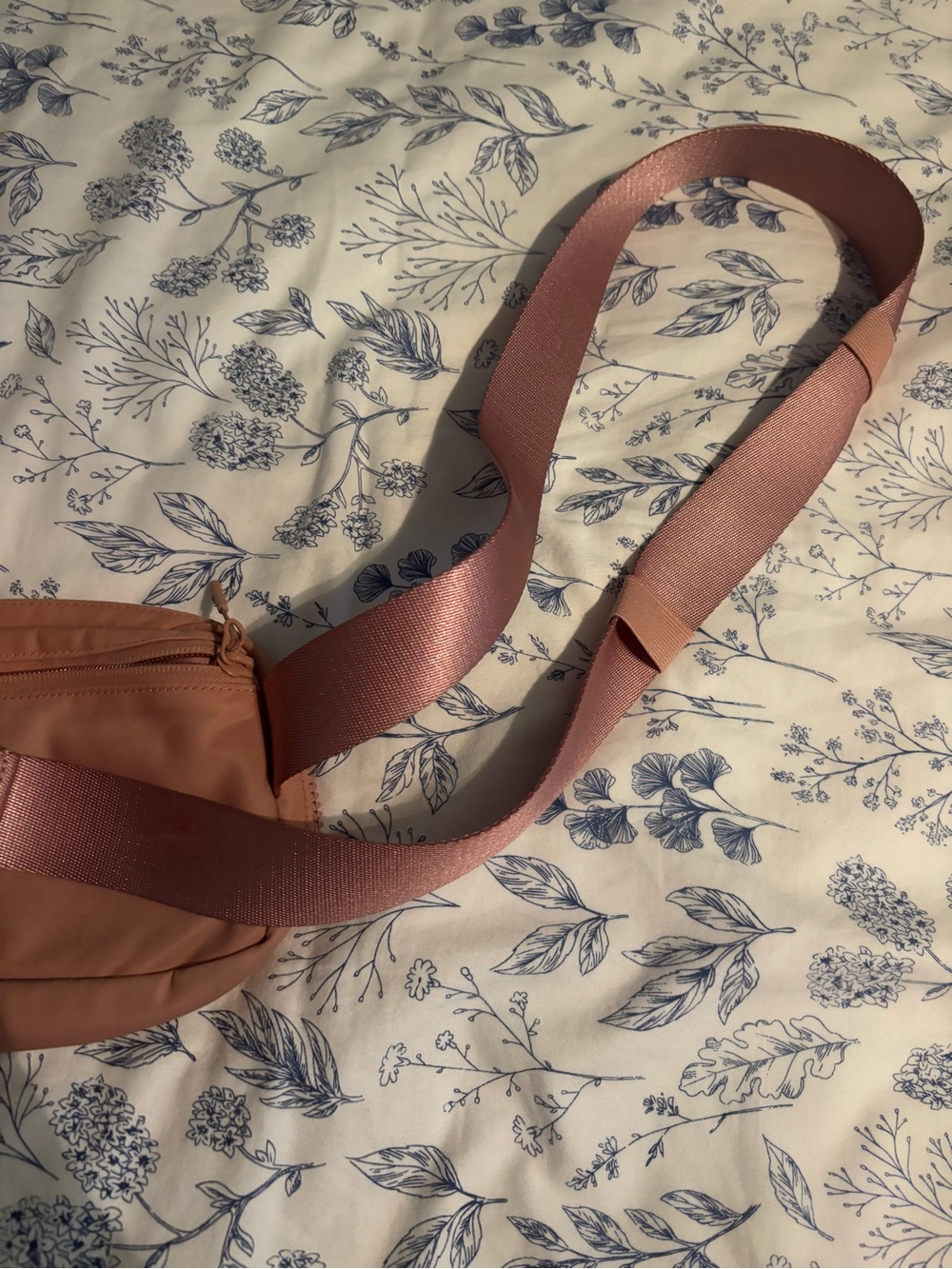 Lululemon Crossbody Bag Dusty Rose - Picture 6 of 8